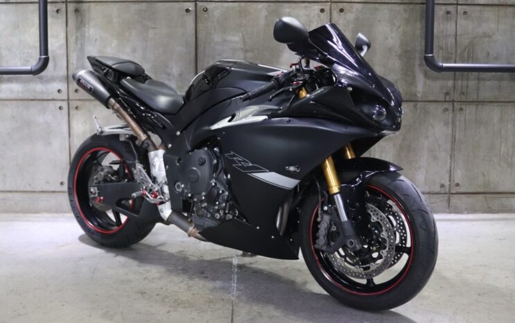2011 Yamaha R1