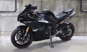 2011 Yamaha R1